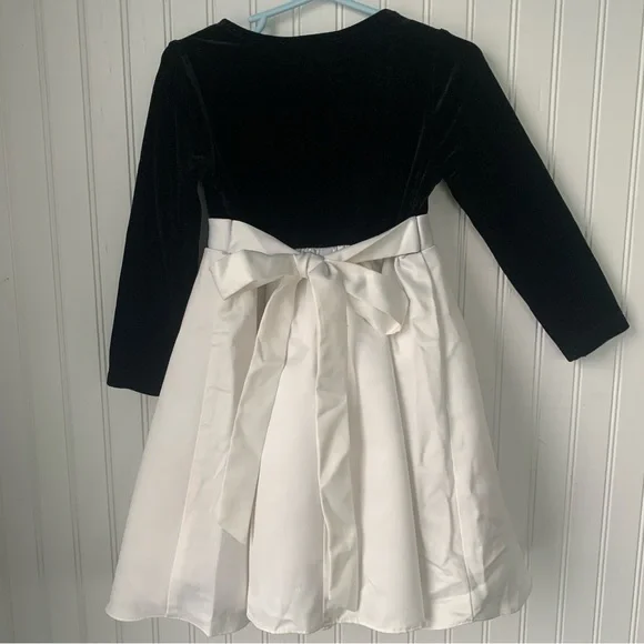 Rare Editions (4T) Black and White Dress with Bow and underlay slip - Picture 6 of 6